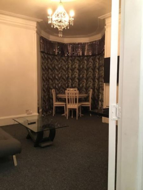 Beautiful 2 double bedrooms, 2 baths apartment